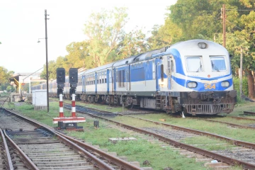 தமிழர் பகுதியில் ரயில்வே கடவையில் இடம்பெற்ற கோர விபத்து ; பரிதாபமாக பிரிந்த உயிர்