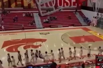 அமெரிக்காவில் போட்டி முடிந்து கை குலுக்கும் போதும் தாக்குதல்!