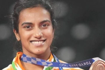 நாடு திரும்பிய பி.வி. சிந்து : உற்சாக வரவேற்பு அளித்த ரசிகர்கள்