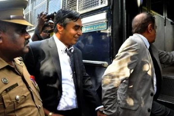 හිටපු පොලිස්පති පූජිත් ජයසුන්දර හා හිටපු ආරක්ෂක ලේකම් හේමසිරි ප්‍රනාන්දු අධිකරණයේ සිට බන්ධනාගාරයට
