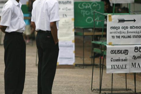 இவ்வளவு அரசியல் நண்பர்களைக் கொண்ட இந்த 