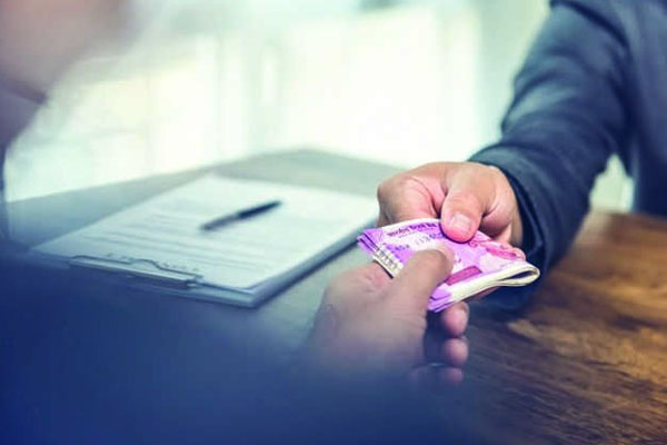 இலஞ்சம் கோரிய இருவருக்கு நேர்ந்த கதி | Fate Of Two People Who Demanded A Bribe