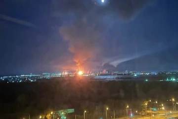 ரஷ்யாவிற்கு ஏற்பட்ட மற்றுமொரு இழப்பு :பற்றியெரியும் எண்ணெய் சுத்திகரிப்பு ஆலை