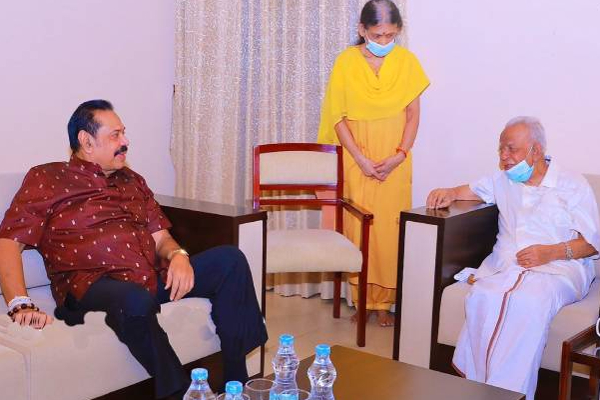 சம்பந்தனை திடீரென சந்தித்த மஹிந்த ராஜபக்ஷ (Photos) | Mahinda Rajapaksa Suddenly Met R Sambanthan