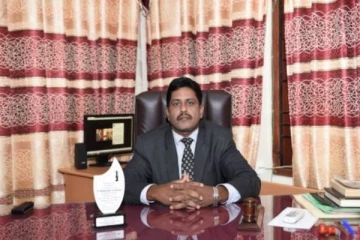 திருகோணமலை மாவட்ட நீதிபதி மாணிக்கவாசகர் கணேசராஜா இடைநிறுத்தம்