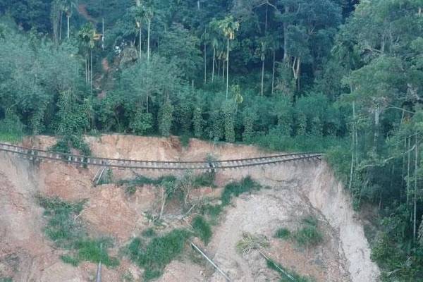 மலையக தொடருந்து பாதைகளின் இன்றைய அவல நிலைமை! | Some Parts Of The Kandyan Railway