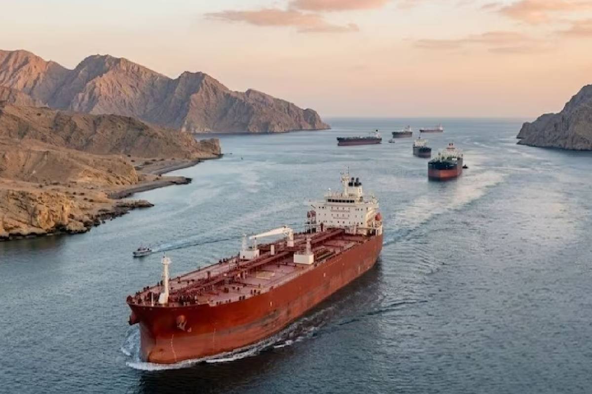 மத்திய கிழக்கு போர்ச் சூழல் ; ஹோர்முஸ் நீரிணையைக் கடந்த இந்தியக் கப்பல்கள் | Middle East War Situation India Ship Strait Hormuz