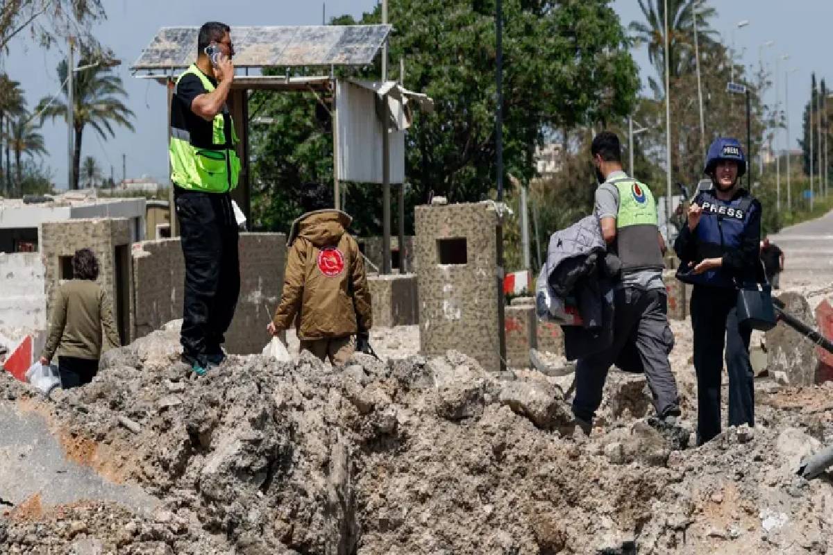 லெபனானில் கடைசி பாலத்தையும் தகர்த்தது இஸ்ரேல் | Israeli Strike Hits Final Bridge Southern Lebanon லெபனானில் கடைசி பாலத்தையும் தகர்த்தது இஸ்ரேல் | Israeli Strike Hits Final Bridge Southern Lebanon