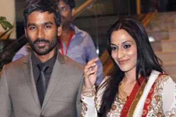 சில மாதங்களுக்கு முன் தனது மனைவியிடம் இவ்வளவு காதலை வெளிப்படுத்தினாரா தனுஷ்- ரொமான்டிக் வீடியோ