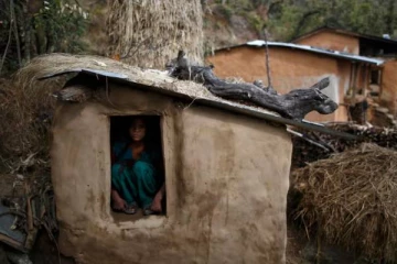 மாதவிடாய் நாட்களில் தனியாக தங்க வைக்கப்பட்ட இளம்பெண் பரிதாப மரணம்