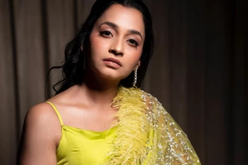 நடிகை அபர்ணதி ட்ரான்ஸ்பரெண்ட் சேலையில் அழகிய போட்டோஸ்