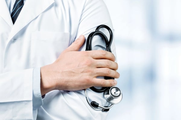 கொழும்பில் பணத்திற்காக பெண்களை விற்பனை செய்யும் மருத்துவர் | Doctor Arrested Selling Woman For Money