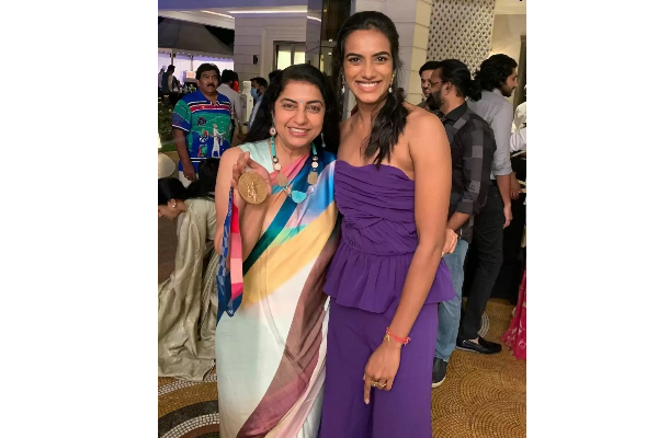 ஒலிம்பிக்கில் 2 முறை பதக்கம் வென்ற பி.வி. சிந்துவுக்கு பாராட்டு விழா நடத்திய நடிகர் சிரஞ்சீவி! புகைப்படங்கள் வைரல் | Cinema Viral News