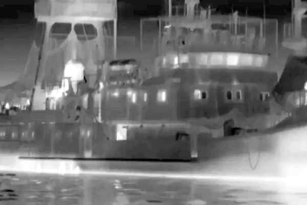 உக்ரேனின் மிகப்பெரிய உளவு கப்பல் மீது ரஷ்யா தாக்குதல் | Russia Attacks Ukraine S Largest Spy Ship