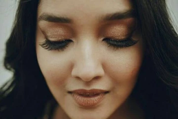 அஜித் ரீல் மகள் அனிகாவின் அம்மாவா இது! நடிகையானது இப்படியா?