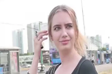 உக்ரைனில் கொடூரமாக கொல்லப்படும் அப்பாவிகள்: நக்கலாக சிரிக்கும் ரஷ்ய இளம்பெண்