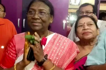 ප්‍රථම වරට ඉන්දියාවේ ජනපති ධූරය ගෝත්‍රික කාන්තාවක් අත්පත් කරගනියි..!