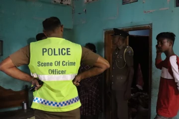 வீடுபுகுந்து கத்திமுனையில் கொள்ளை : முல்லைத்தீவில் சம்பவம்