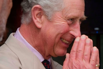 තුන් වැනි චාල්ස් රජුගෙන් විශේෂ භෝජන සංග්‍රහයක්..