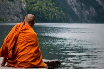 தேரர் கொலையில் சிக்கிய இளம் பெண்!