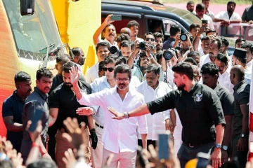 பரபரப்புக்கு மத்தியில் அவசர சந்திப்பில் த.வெ.க தலைவர் - இல்லத்தில் குவியும் முக்கியஸ்தர்கள்