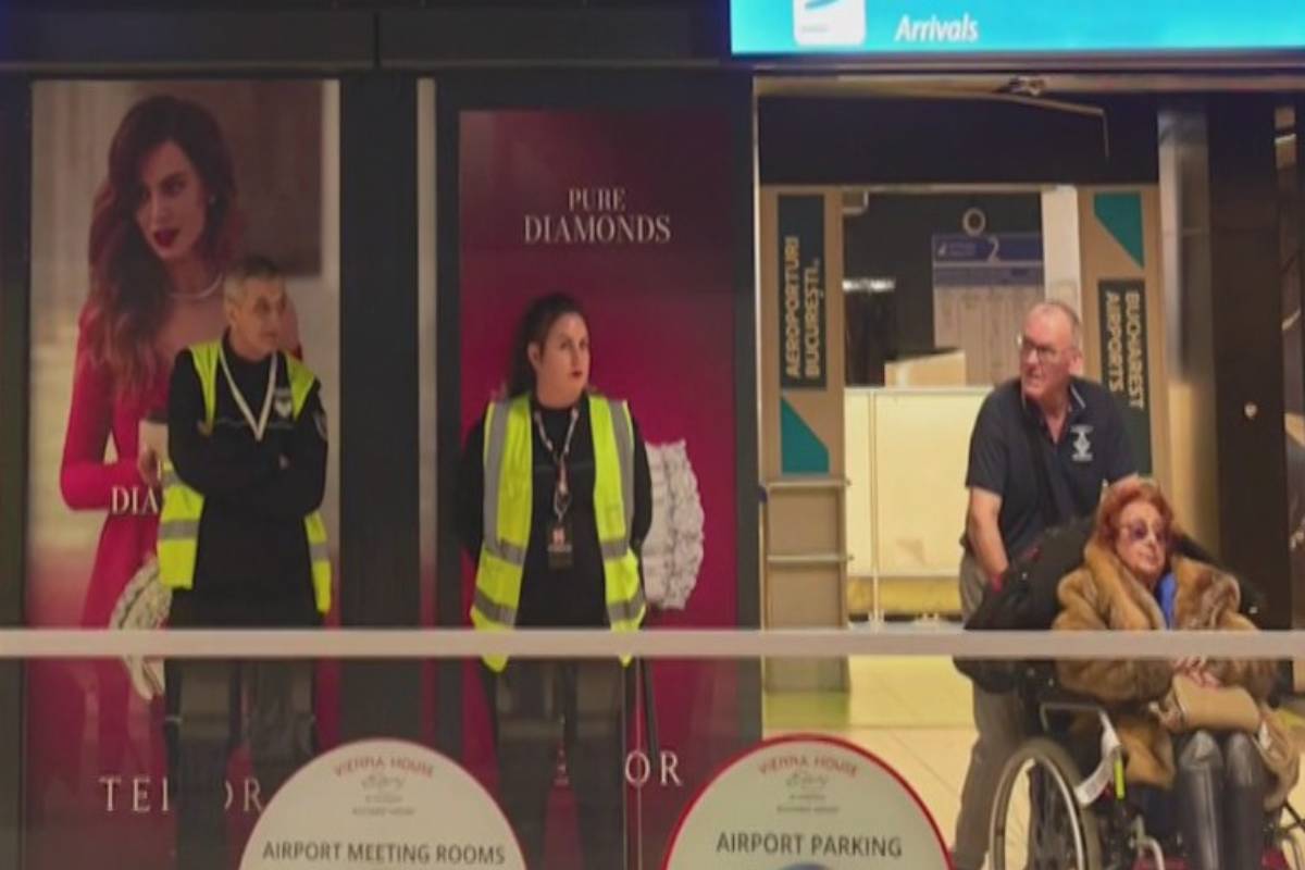 மத்திய கிழக்கில் சூழ்ந்துள்ள போர் மேகம்! நாடு திரும்பிய 20,000 அமெரிக்கர்கள் | 20 000 Americans Returned From The Middle East