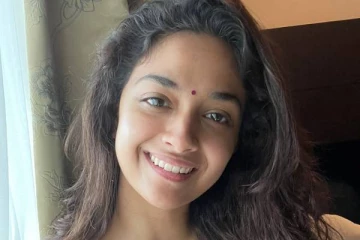 கொரோனாவில் இருந்து மீண்ட நடிகை கீர்த்தி சுரேஷ்- மேக்கப் இல்லாமல் அவரே வெளியிட்ட புகைப்படம்