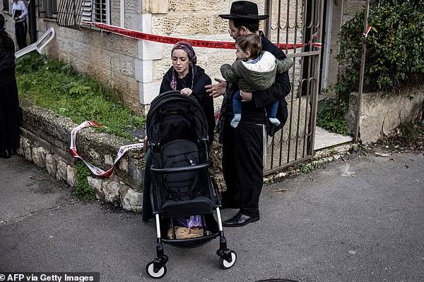 இஸ்ரேலில் நடந்த அதிர்ச்சி சம்பவம்... ஆபத்தான நிலையில் 53 பச்சிளம் குழந்தைகள் | Unlicensed Israeli Childcare Centre