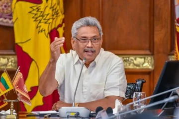 சுகாதார அமைச்சரின் கோரிக்கைக்கு செவி சாயுங்கள்! - ஜனாதிபதியிடம் அவசர கோரிக்கை