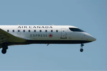 நியூயார்க்கில் நூலிழையில் தவிர்க்கப்பட்ட விமான விபத்து