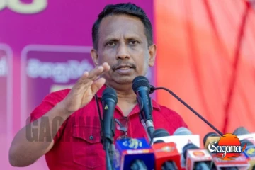 මාලිමා ඇමති සමන්ත විද්‍යාරත්නව හු කියලා පන්නලා