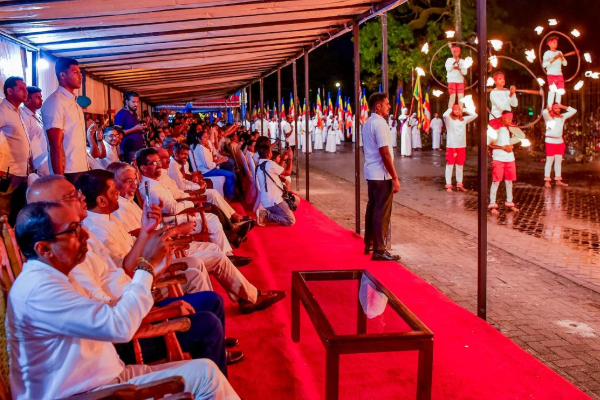 ஜனாதிபதி அமர்ந்திருந்த இடத்துக்கு நேரே ட்ரோன் கமெரா பறக்கவிட்ட வெளிநாட்டவர் கைது | Foreigner Arrested For Drone Near President