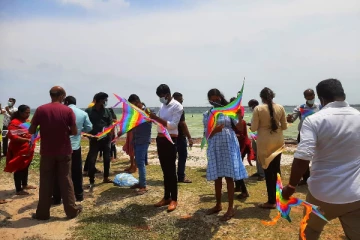 யாழில் பட்டம் விட்டு கவனயீர்ப்பு போராட்டம்(Photos)