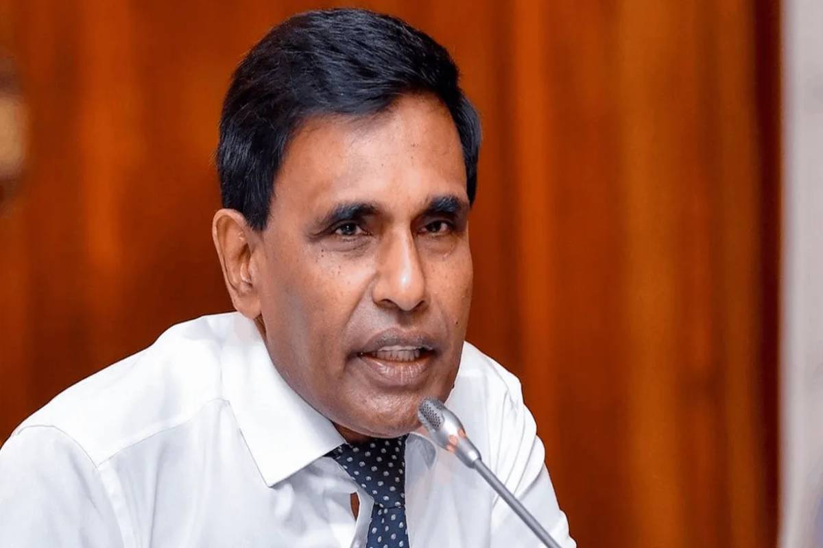 பொலிஸ்மா அதிபர் குறித்த சாகரவின் சர்ச்சையான கருத்து: அமைச்சர் ஆனந்த விஜேபால பிறப்பித்த உத்தரவு | Sagara Controversial Comment Igp Minister Order பொலிஸ்மா அதிபர் குறித்த சாகரவின் சர்ச்சையான கருத்து: அமைச்சர் ஆனந்த விஜேபால பிறப்பித்த உத்தரவு | Sagara Controversial Comment Igp Minister Order