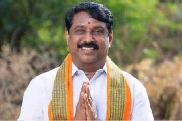 வாக்குசாவடியை விட்டு வெளியேறினார் நயினார் நாகேந்திரன்: தொடர்ந்து பின்னடைவு