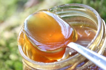 தேனில் இவ்வளவு பக்கவிளைவுகளா? எச்சரிக்கை... உயிருக்கே உலை வைக்கும்!