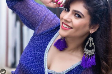 குக் வித் கோமாளி ஷெரின் ட்ரெண்டி உடையில் வேற லெவல் போஸ்