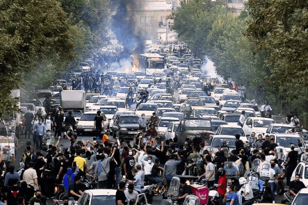 අයතුල්ලා අලි කමේනි පළවා හැරීමේ විරෝධතා දරුණුවෙයි - ට්‍රම්ප් මැදිහත්වීමට සූදානම් කියයි! | Iran Protests Escalate Arson And Phone Shutdown