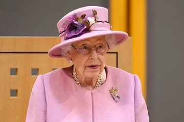 எனக்கு எரிச்சல் உணர்வுதான் ஏற்படுகிறது... முதல் முறையாக நேரலையில் கோபத்தை வெளிப்படுத்திய பிரித்தானிய மகாராணியார்