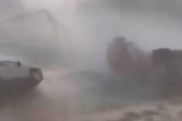 அமெரிக்காவில் திடீரென வீசிய கடும் புயலால் இருவர் பலி!