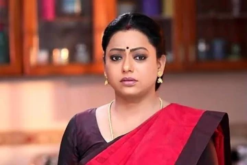 தொலைக்காட்சியை விட்டு தொடர்ந்து வெளியேறும் சீரியல் நடிகைகள்! இந்த லிஸ்ட்டில் பாக்யாவுமா?