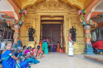 யாழில் அர்ச்சகர்கள் அடிதடியால் நின்று போன மகோற்சப பெருவிழா; கொடியேற்றம் காணவந்த பக்தர்கள் காத்திருப்பு!
