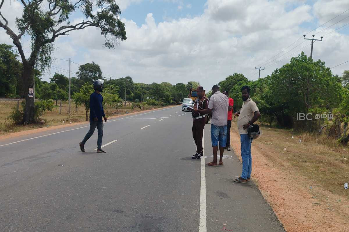 மோட்டார் சைக்கிளில் சென்றவர் பலி : மோதிய வாகனம் தப்பியோட்டம் | Motorcyclist Killed In Hit And Run