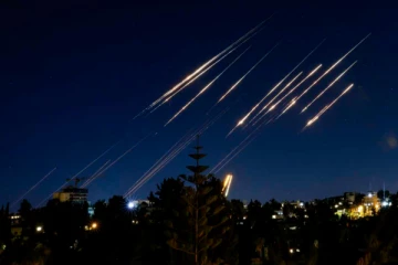 தடை செய்யப்பட்ட கிளஸ்டர் ஏவுகணை மூலம் ஈரான் தாக்குதல்