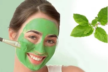 முகத்தை பொலிவாக்கும் துளசி ஃபேஸ் பேக்! கொள்ளை அழகில் ஜொலிக்கலாம்