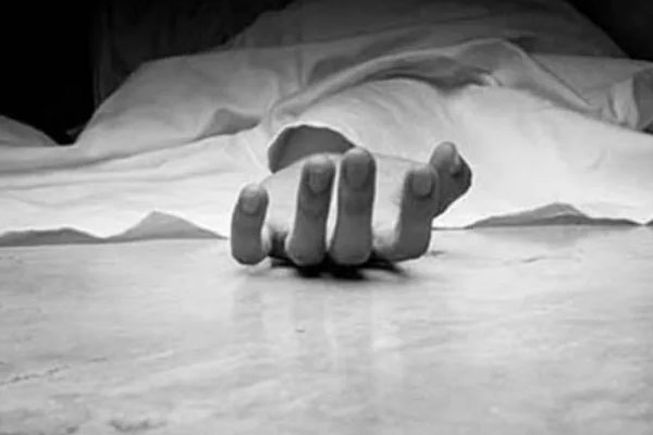 தந்தையை பாடசாலைக்கு அழைத்ததால் உயிரை மாய்த்து கொண்ட மாணவி | Student Committed Suicide Calling Father School
