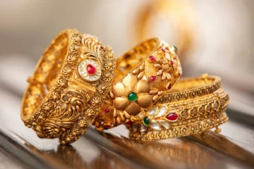 திடீர் திடீர்னு இறங்கி ஏறும் தங்கம் விலை..!