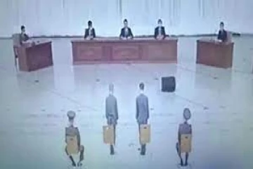 வெளிநாட்டு திரைப்படங்களை பார்த்த வடகொரிய மாணவர்களுக்கு கொடூர தண்டனை (காணொளி)