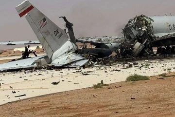 ඇමෙරිකානු ගුවන් හමුදාවේ යානා 9ක් විනාශයි - යුද්ධෙන් ගුටි කන ඇමරිකාව