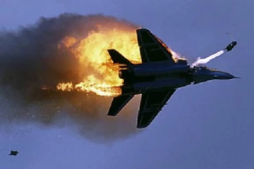 சொந்த நாட்டு போர் விமானங்களை சுட்டு வீழ்த்தும் ரஷ்ய வீர்ரகள்